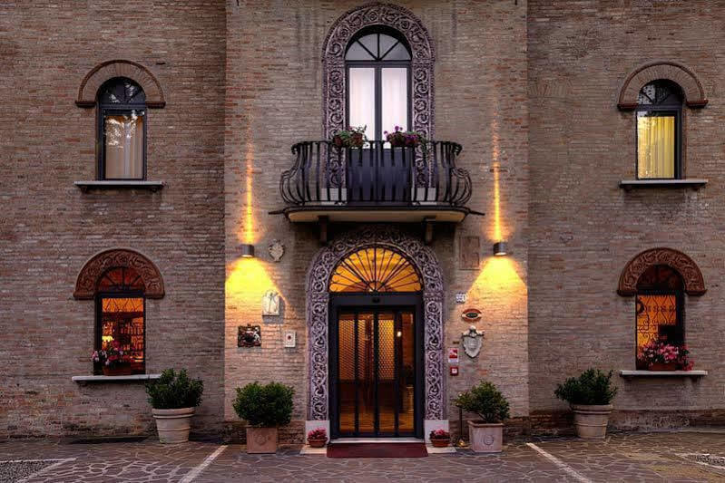 Hotel Castello โมดินา ภายนอก รูปภาพ